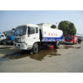 Preço baixo boa qualidade DongFeng 4 * 2 médio caminhão varrendo para venda, lixo 6000L.